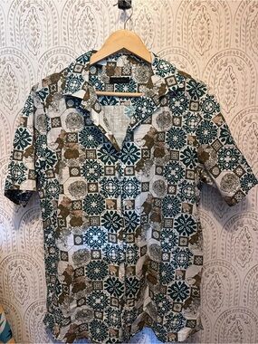 Short-Sleeve Men's Saks Fifth Avenue Tile-Print Camp Shirt in Teal & Brown